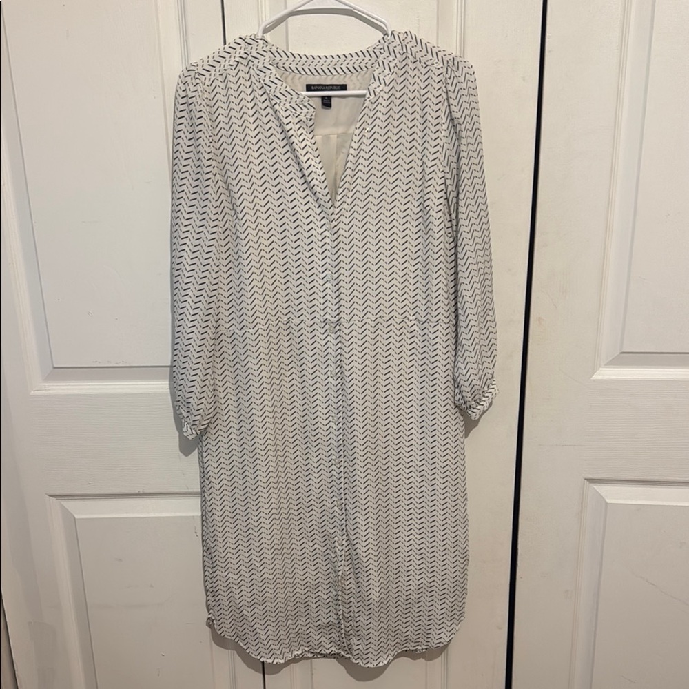 Banana Republic White Long Sleeve V-Neck Dress